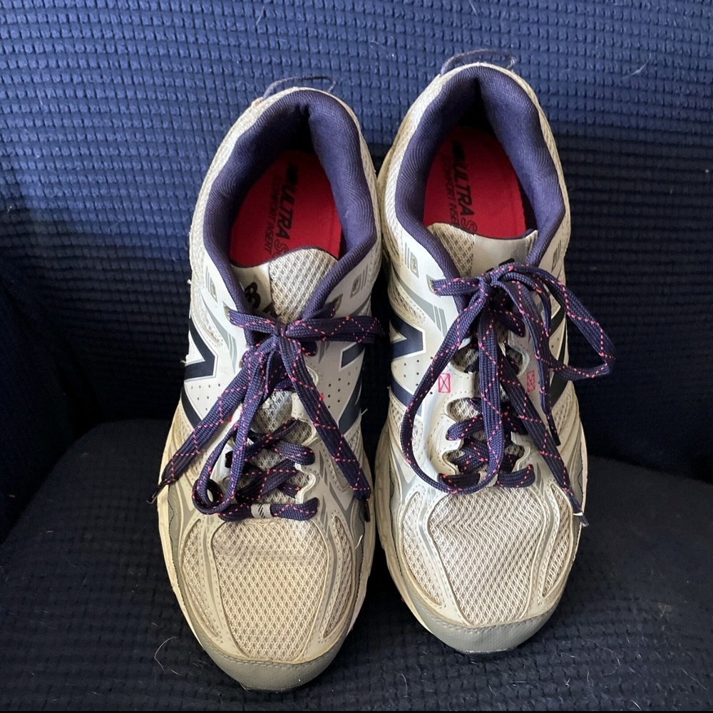 New Balance All Terrain 510 V3 Womens 10 Sneakers Light Gray Purple WT510RN3